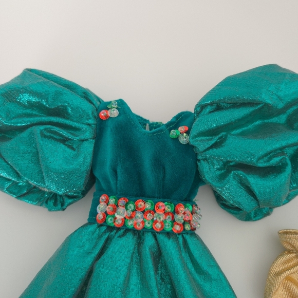 Barbie Holiday Collection Green & Gold Party Dresses (Set of 2 Doll Outfits) - Picture 3 of 9